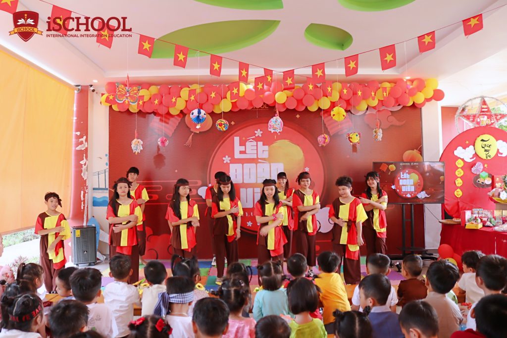 Khoảnh khắc sum vầy Tết Đoàn viên 2023