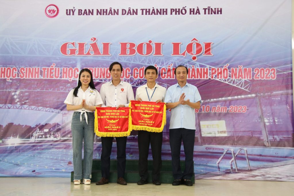 iSchool Hà Tĩnh nhất toàn đoàn khối Tiểu học tại Giải bơi lội học sinh Tiểu học, THCS cấp TP năm 2023