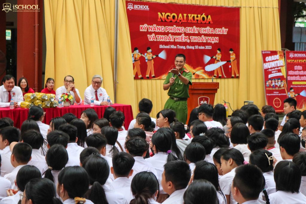 iSCHOOL NHA TRANG: TỔ CHỨC TUYÊN TRUYỀN, GIÁO DỤC KỸ NĂNG PHÒNG CHÁY CHỮA CHÁY VÀ THOÁT HIỂM, THOÁT NẠN CHO HỌC SINH