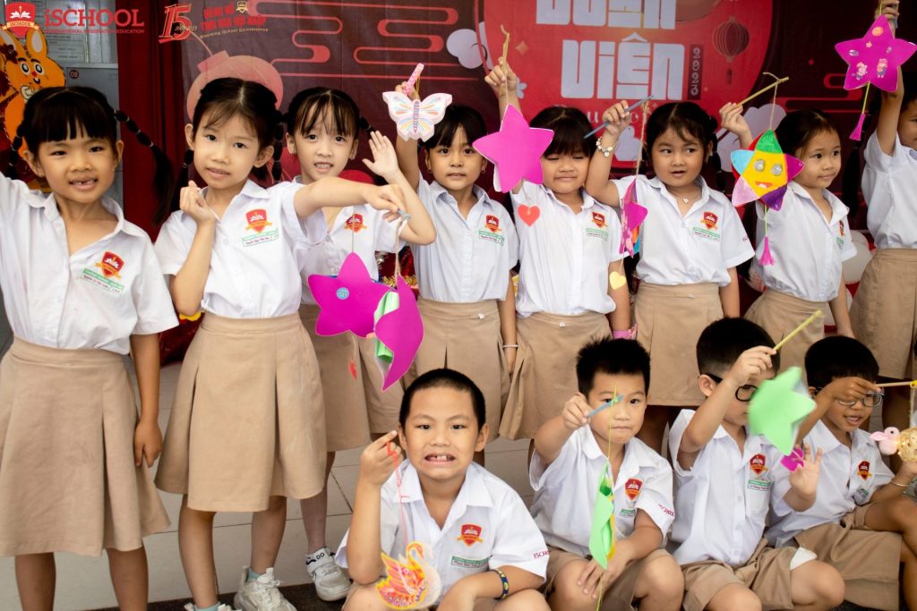 Rộn ràng ngày Hội Trăng Rằm Tết Đoàn Viên 2023 tại iSchool Long An