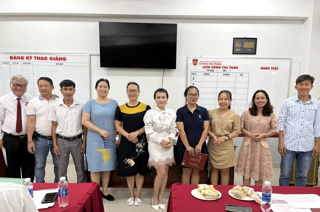 iSchool Nha Trang: Tổ chức Họp Đại diện Hội CMHS