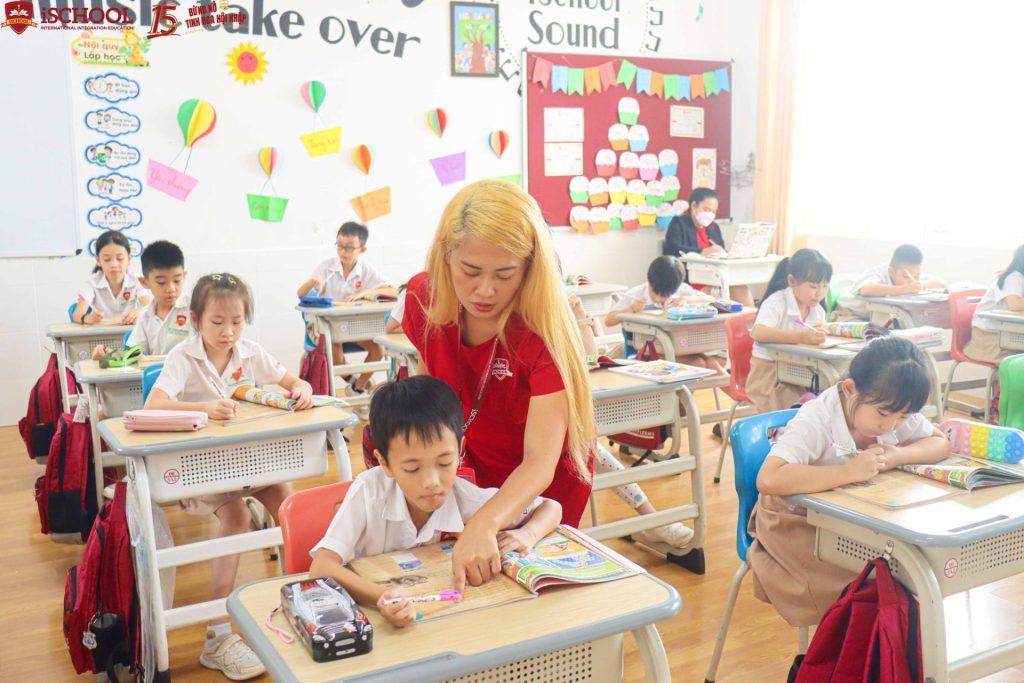 iSers Long An học Tiếng Anh với giáo viên nước ngoài