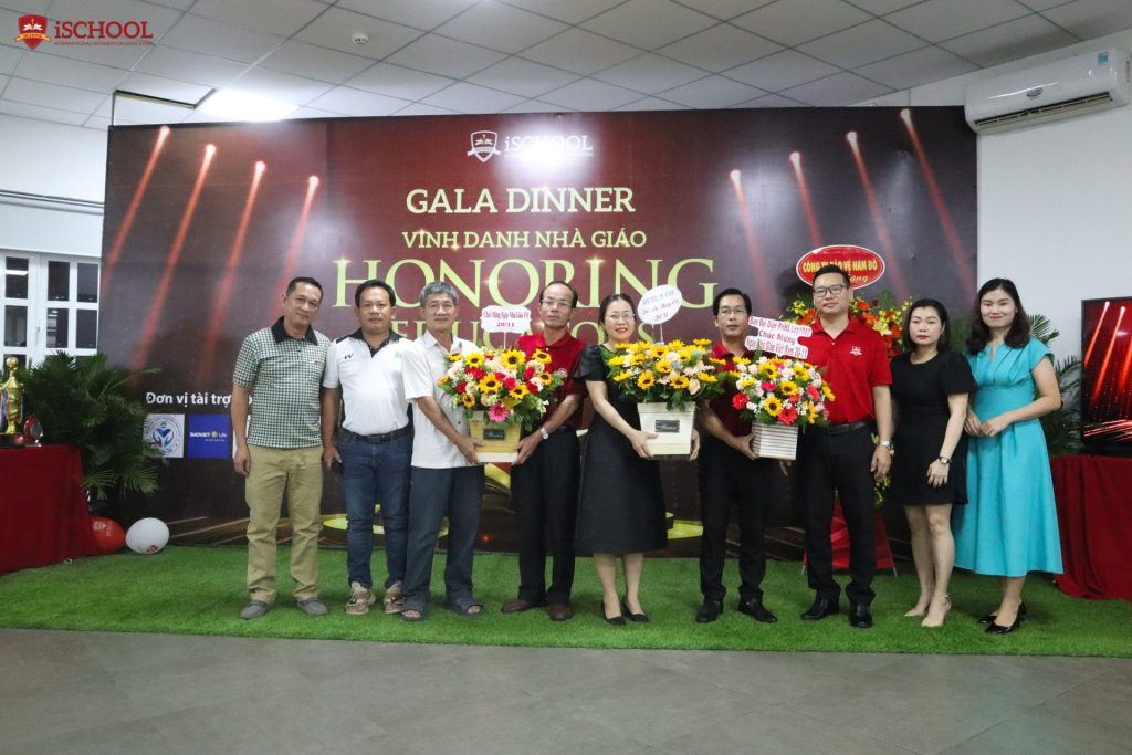 iSchool Ninh Thuận: Rộn ràng Ngày Nhà giáo Việt Nam