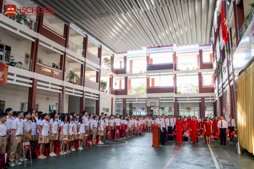 iSCHOOL NHA TRANG: SINH HOẠT DƯỚI CỜ ĐẦU THÁNG 11