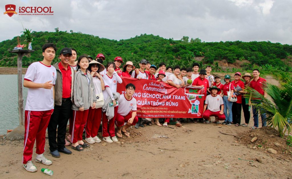 iSCHOOL NHA TRANG: THAM GIA TRỒNG RỪNG NGẬP MẶN VEN BIỂN KHÁNH HÒA