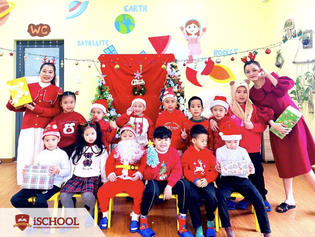 iSCHOOL QUẢNG TRỊ: NHIỀU HOẠT ĐỘNG ĐÓN VUI NOEL 2023!!