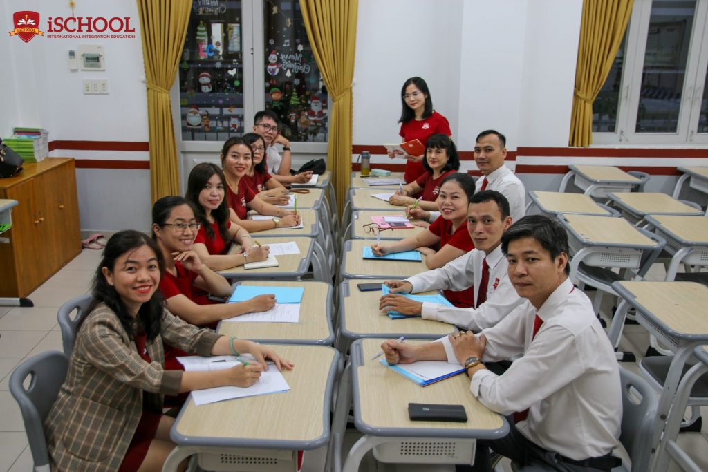 iSCHOOL NHA TRANG: SINH HOẠT CHUYÊN ĐỀ LIÊN NHÓM LÝ – HÓA – SINH