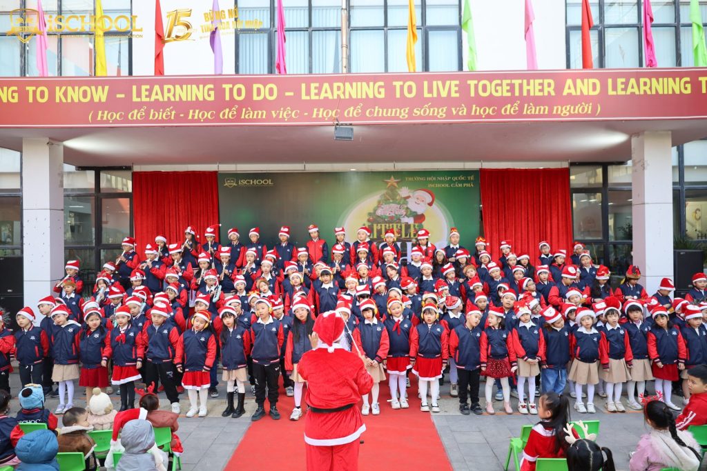“LITTLE WISHES” – LỄ HỘI NOEL 2023 TẠI iSCHOOL CẨM PHẢ