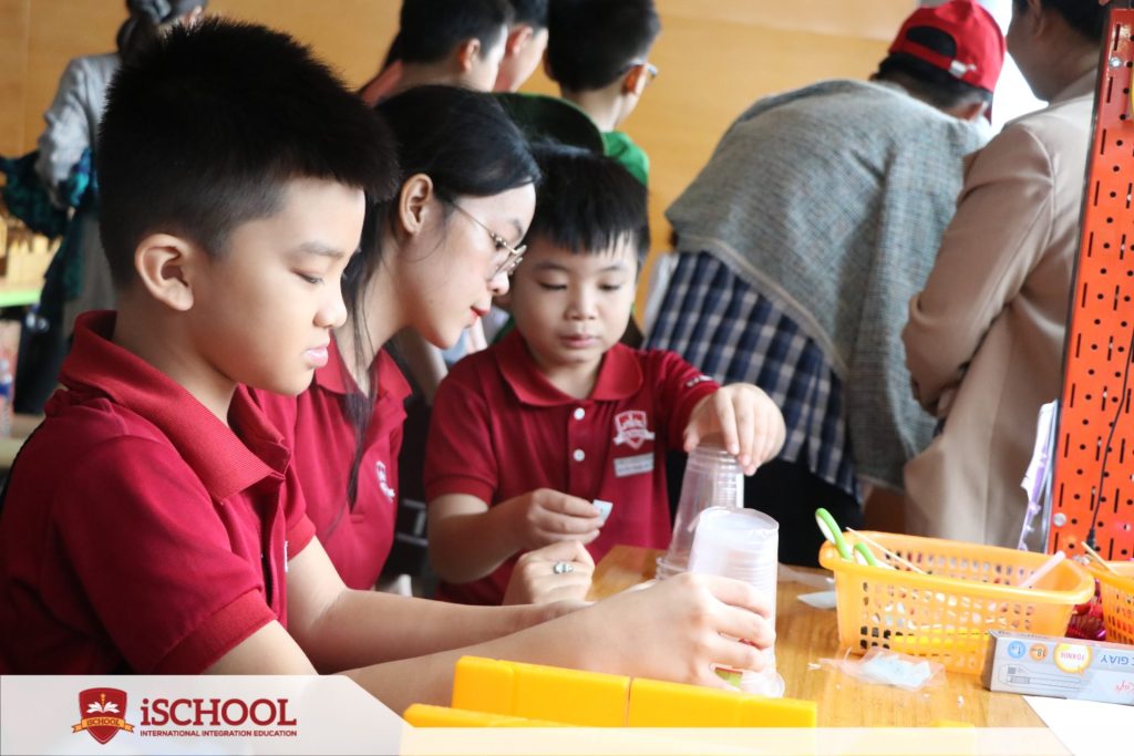 iSCHOOL QUY NHƠN TẠI NGÀY HỘI STEM LẦN 2 NĂM 2023