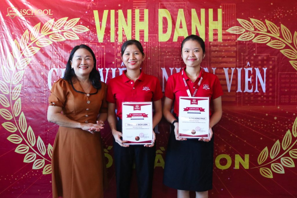 Vinh danh Giáo viên – Nhân viên xuất sắc tháng 12