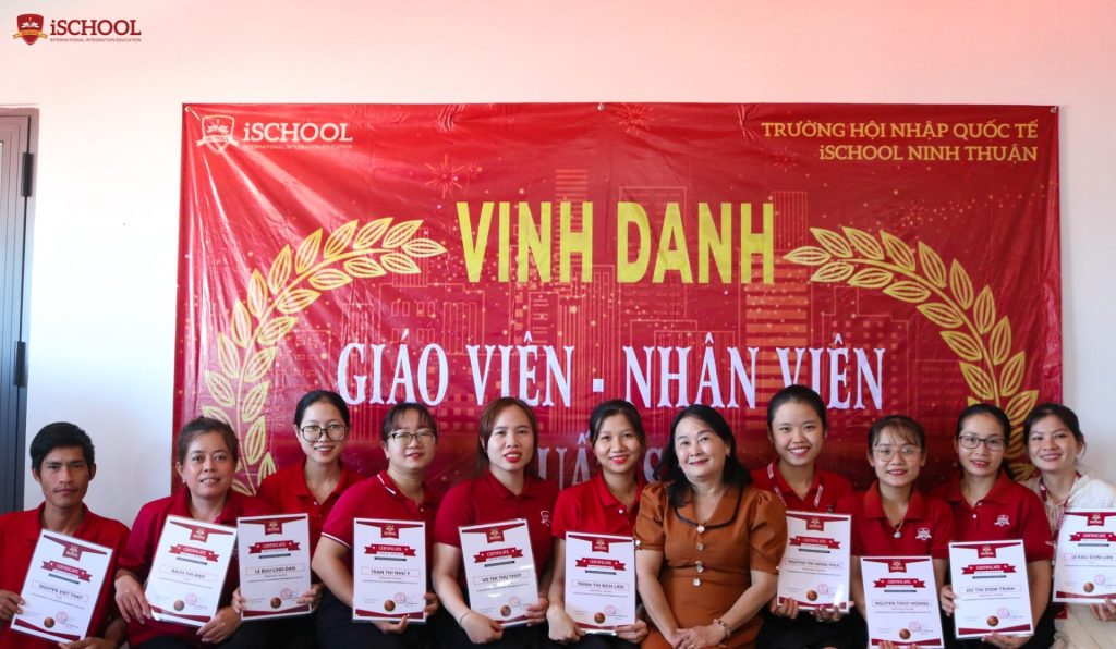 Vinh danh giáo viên - nhân viên tháng 12.2023