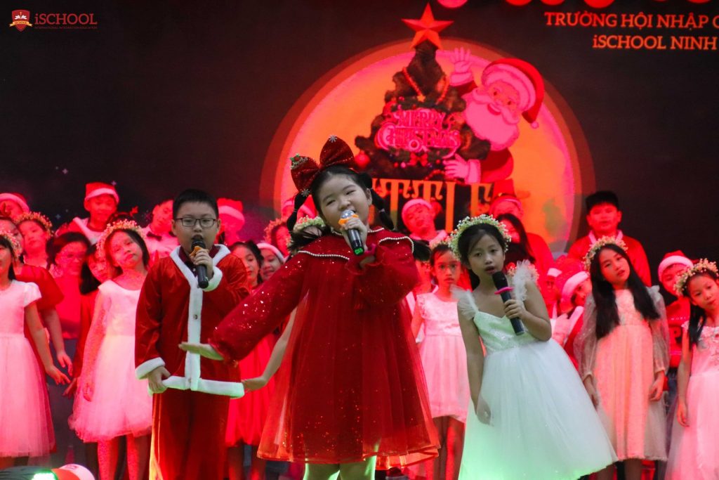 Rộn ràng Chương trình Đêm hội Noel cùng iSers Khối Tiểu học