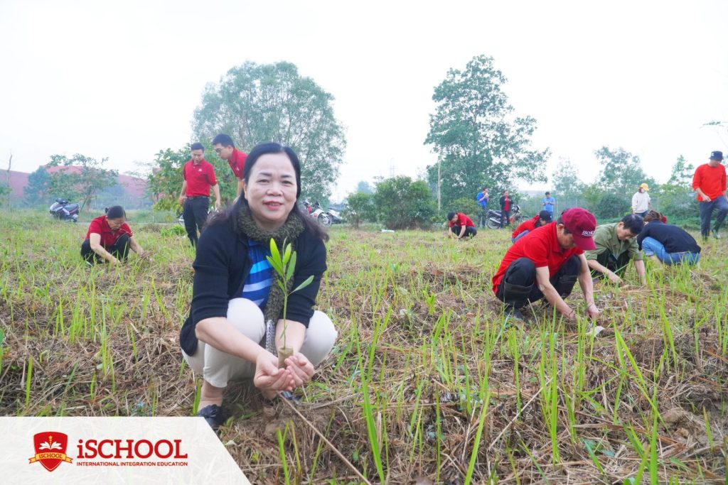 iSCHOOL QUẢNG TRỊ ĐÃ TRỒNG GẦN 1.800 CÂY XANH HƯỞNG ỨNG CHƯƠNG TRÌNH “iSCHOOL FOR COMMUNITY”!