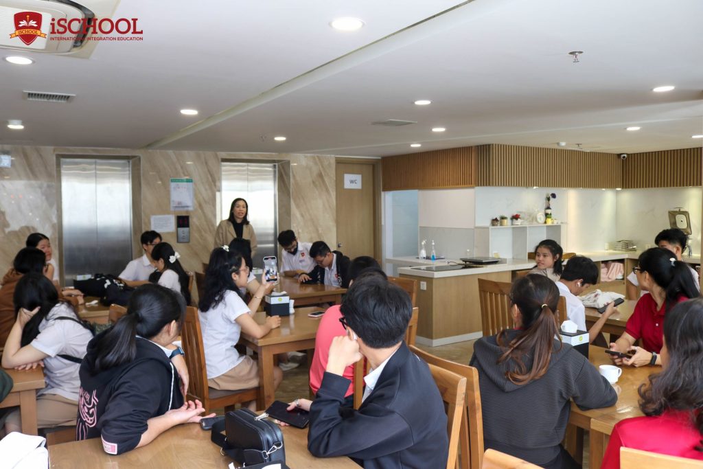 iSCHOOL NHA TRANG: iSERS KHỐI LỚP 9 & 11 TRẢI NGHIỆM THỰC TẾ TÌM HIỂU NGÀNH DU LỊCH CỦA THÀNH PHỐ NHA TRANG