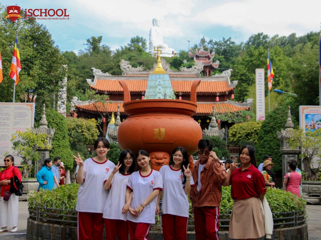 iSCHOOL NHA TRANG: iSERS KHỐI 10 VỚI CHUYẾN HÀNH TRÌNH TRẢI NGHIỆM THAM QUAN CÁC DANH THẮNG CỦA PHỐ BIỂN NHA TRANG