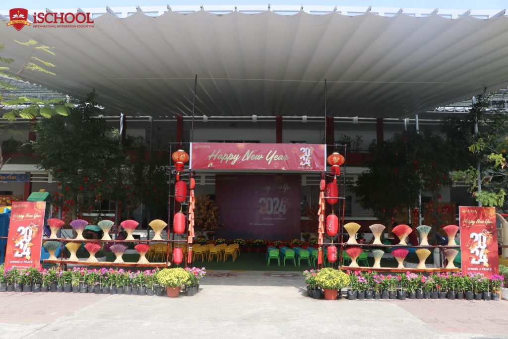 TƯNG BỪNG KHÔNG KHÍ TRẠI XUÂN TẠI iSCHOOL BẠC LIÊU