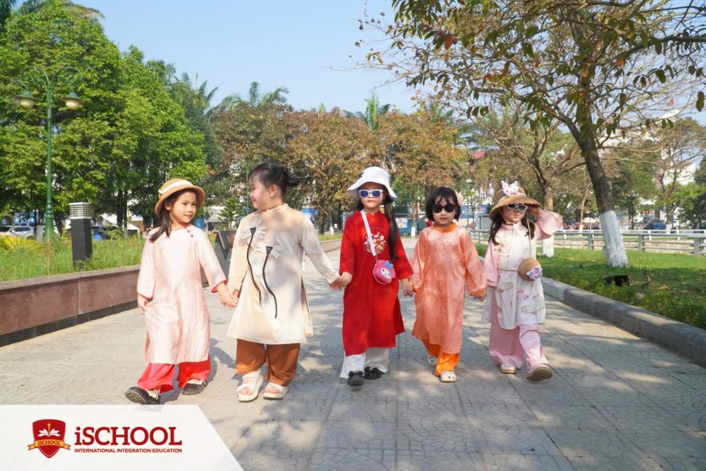 iSCHOOL QUẢNG TRỊ TỔ CHỨC NHIỀU HOẠT ĐỘNG DU XUÂN CHO HỌC SINH