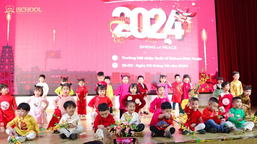 iSchool Ninh Thuận: Rộn ràng Chợ Phiên chào Tết 2024 “Xuân Bình An – Spring of Peace”