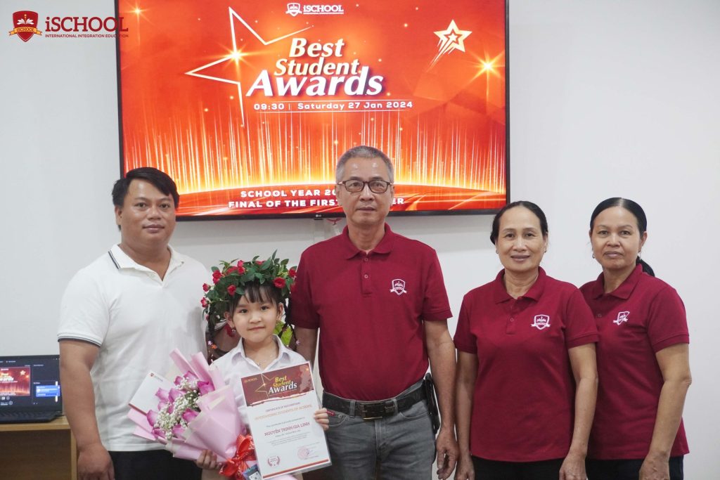 iSERS TIỂU HỌC BẠC LIÊU ĐƯỢC VINH DANH TẠI LỄ VINH DANH HỌC SINH XUẤT SẮC HỌC KỲ I BEST STUDENTS OF iSCHOOL AWARDS