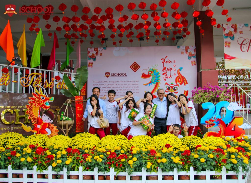 iSCHOOL NHA TRANG: GÓC CHECK-IN TẾT