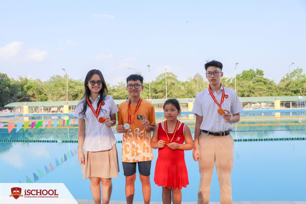 iser tham gia hội khỏe phù đổng