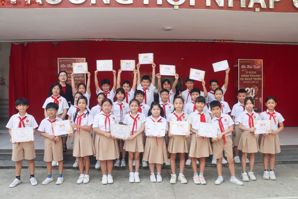 iSchool Long An vinh danh, trao giải cho 24 iSers đạt giải thưởng trong cuộc thi “Trạng Nguyên Tiếng Việt” cấp huyện năm học 2023-2024