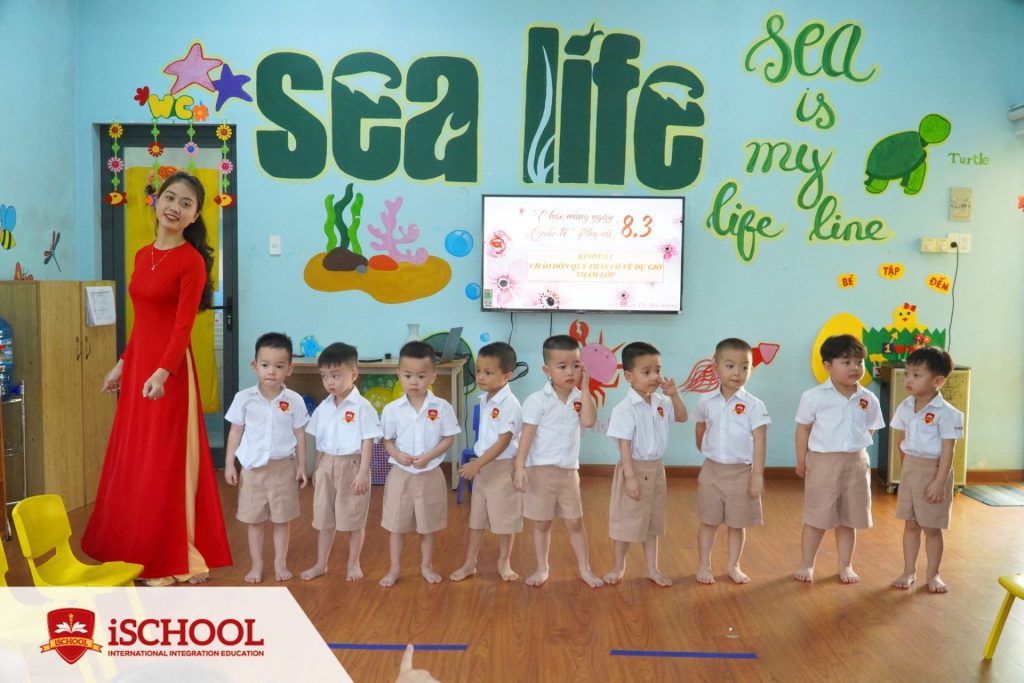 iSCHOOL QUẢNG TRỊ TỔ CHỨC NHIỀU HOẠT ĐỘNG KỶ NIỆM NGÀY QUỐC TẾ PHỤ NỮ 8/3