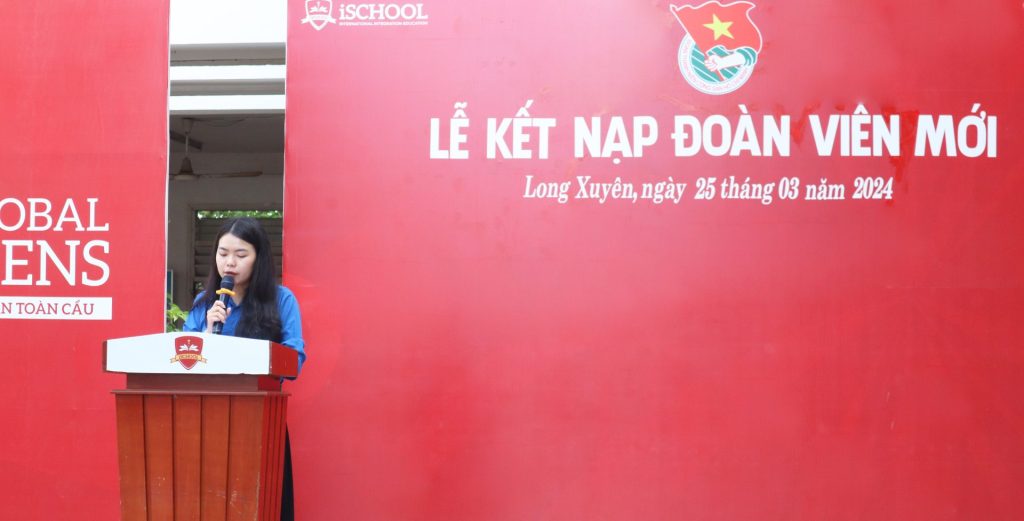 iSCHOOL LONG XUYÊN: LỄ KẾT NẠP ĐOÀN VIÊN MỚI