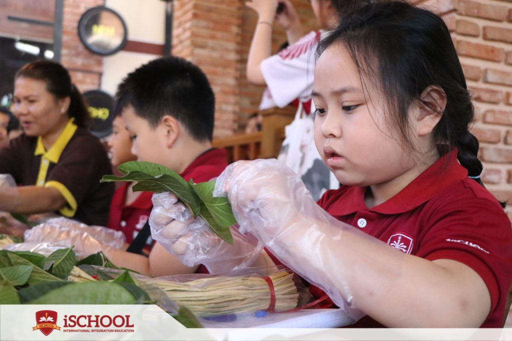 iSCHOOL QUY NHƠN: ĐẬM ĐÀ HƯƠNG VỊ QUÊ HƯƠNG
