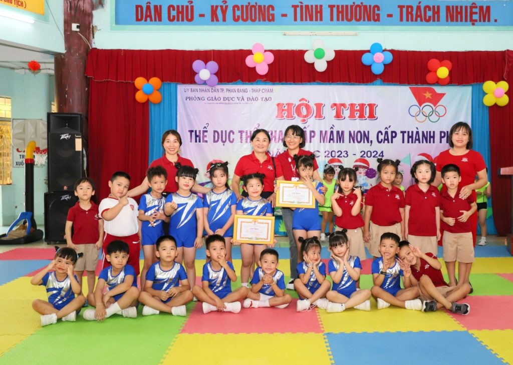 iSchool Ninh Thuận: Vinh danh học sinh mầm non đạt giải trong Hội thi Thể dục thể thao cấp Thành phố.