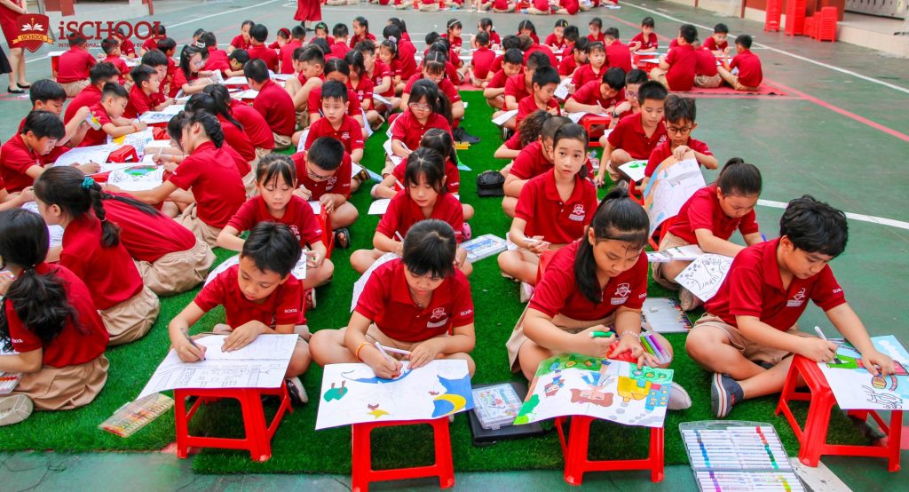 iSCHOOL NHA TRANG: THỎA THÍCH SÁNG TẠO VỚI SÂN CHƠI VẼ TRANH THEO CHỦ ĐỀ “ĐIỀU EM MUỐN NÓI”