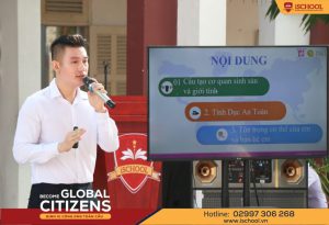 Bác sĩ Huỳnh Võ Tiến tại buổi chia sẻ