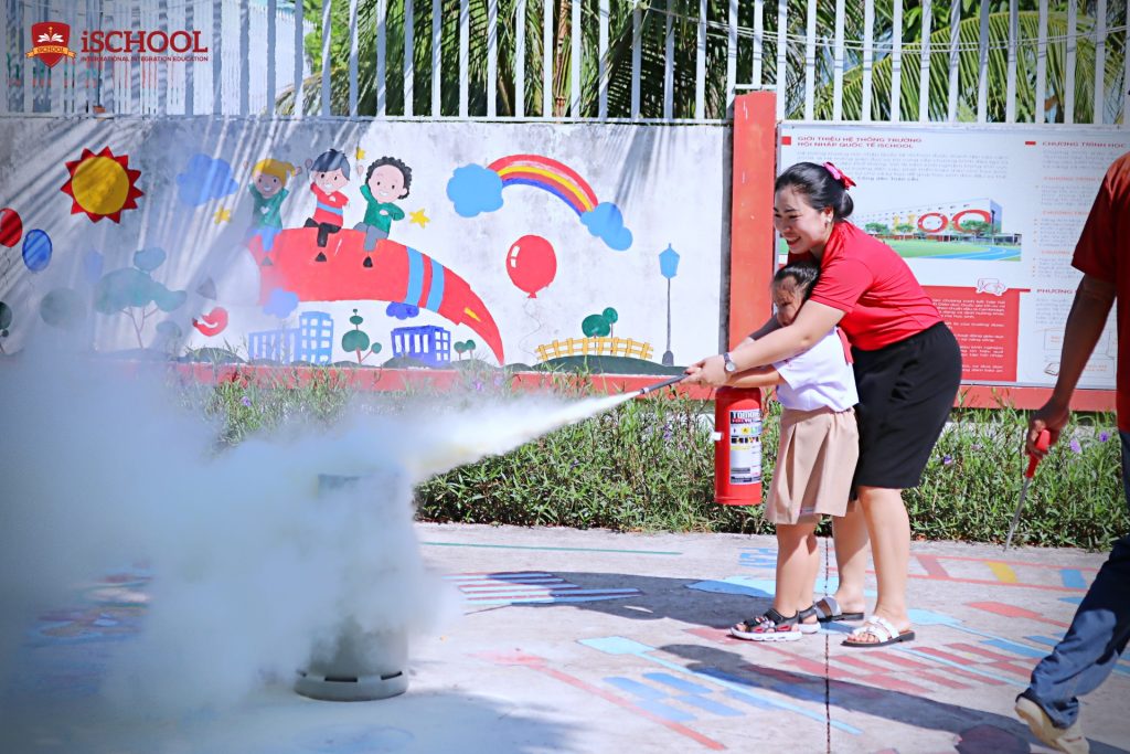 iSERS MẦM NON – iSCHOOL RẠCH GIÁ TUYÊN TRUYỀN PHÒNG CHÁY CHỮA CHÁY