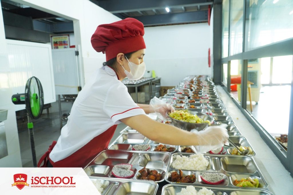 iSCHOOL QUẢNG TRỊ CHÚ TRỌNG DINH DƯỠNG HỢP LÝ TRONG MÙA HÈ!