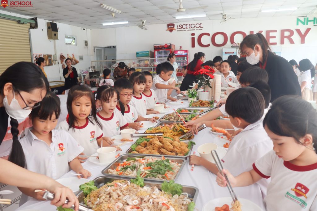 Tiệc 𝐁𝐔𝐅𝐅𝐄𝐓 cuối năm dành cho học sinh toàn trường năm học 2023-2024