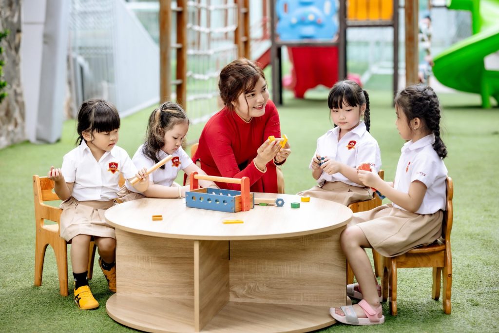 Chương trình tiểu học iSchool