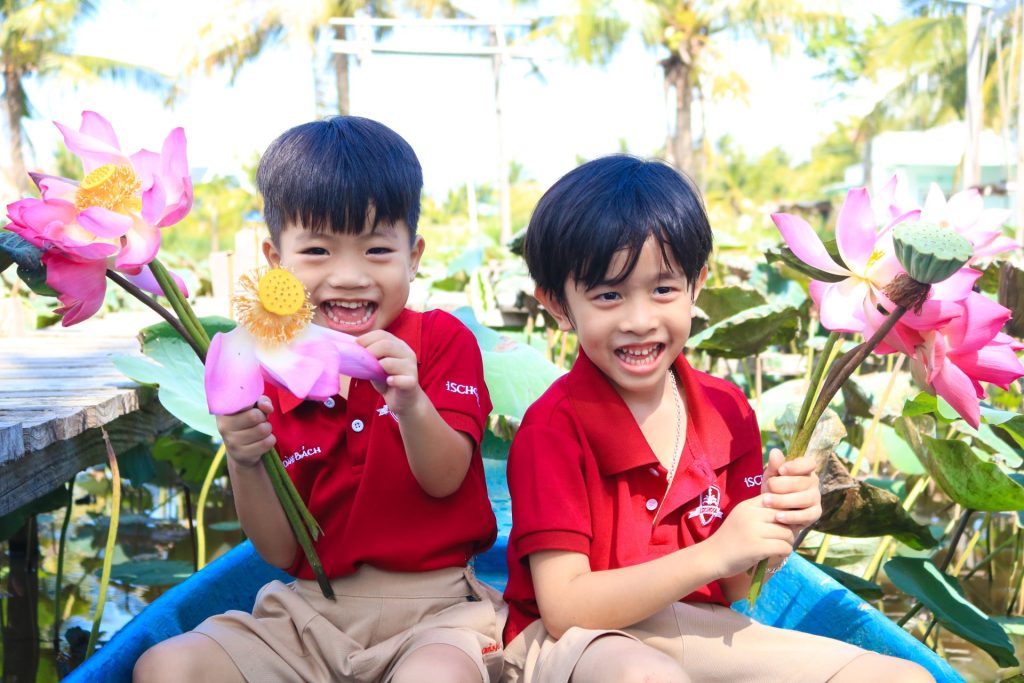 Tại iSchool Ninh Thuận, hoạt động trải nghiệm được xây dựng bài bản, có kế hoạch hàng năm, dựa trên hoạt động học tập giữa các môn. Học sinh sẽ được tham quan, trải nghiệm phù hợp với 2 lần trên năm.
