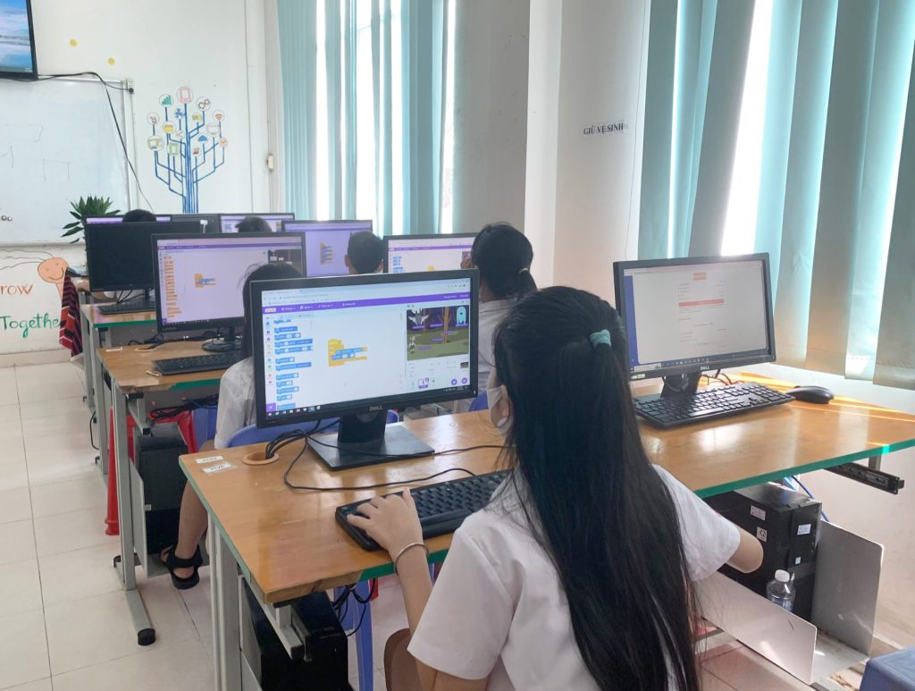 iSCHOOL LONG XUYÊN: CÂU LẠC BỘ TIN HỌC KHỐI TIỂU HỌC