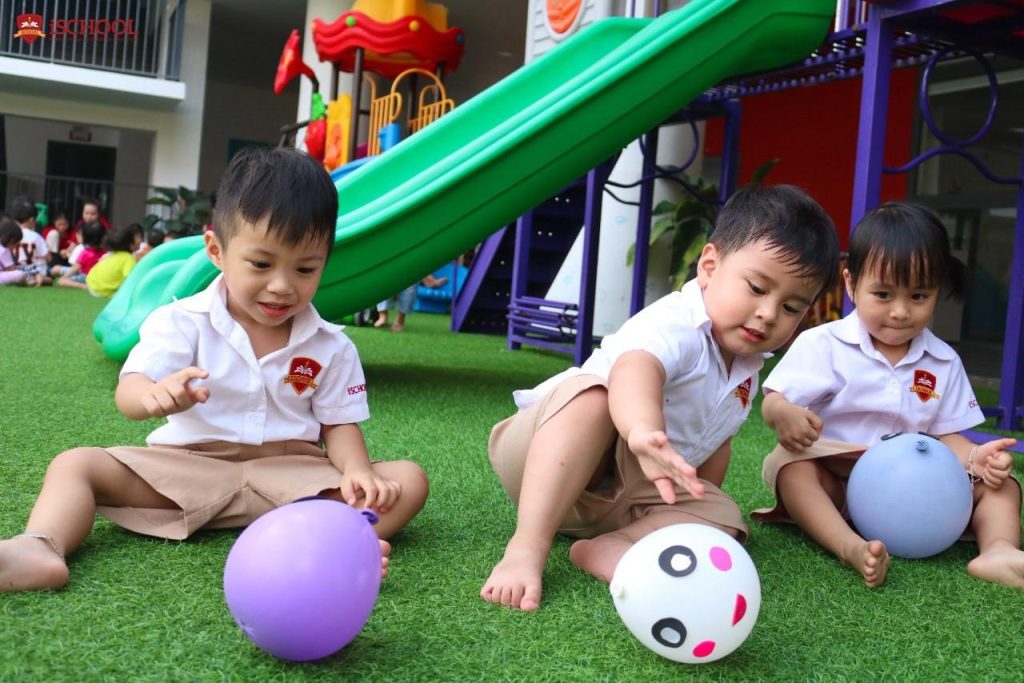 Thỏa sức sáng tạo đồ chơi cho trẻ – Những chú lật đật đáng yêu