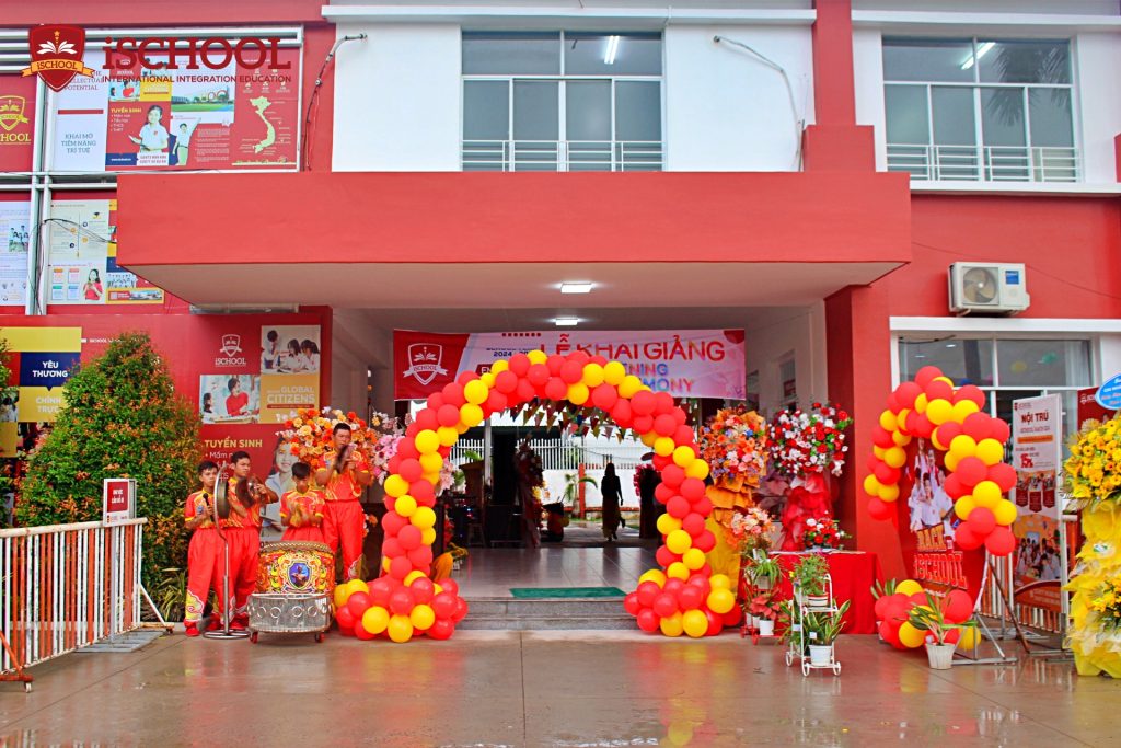 iSchool Rạch Giá khai giảng năm học mới 2024-2025
