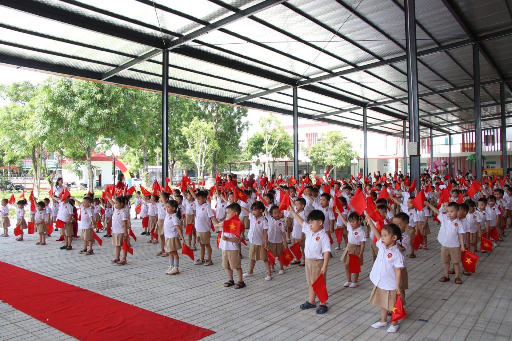 HỌC SINH iSCHOOL HÀ TĨNH HÂN HOAN ĐÓN CHÀO NĂM HỌC MỚI 2024 – 2025