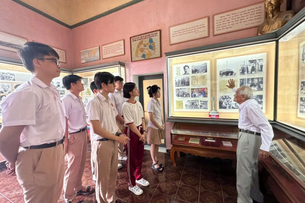 HỌC SINH iSCHOOL NHA TRANG THAM QUAN – HỌC TẬP TẠI KHU TƯỞNG NIỆM BÁC HỒ Ở PHƯỚC ĐỒNG