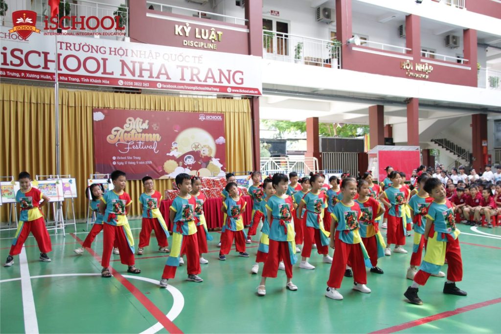 VUI HỘI TRĂNG RẰM CÙNG iSCHOOL NHA TRANG