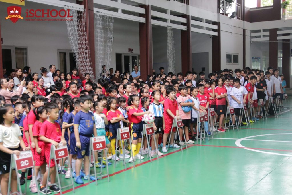 iSCHOOL NHA TRANG: KHAI MẠC GIẢI BÓNG ĐÁ TRUYỀN THỐNG NĂM HỌC 2024 – 2025