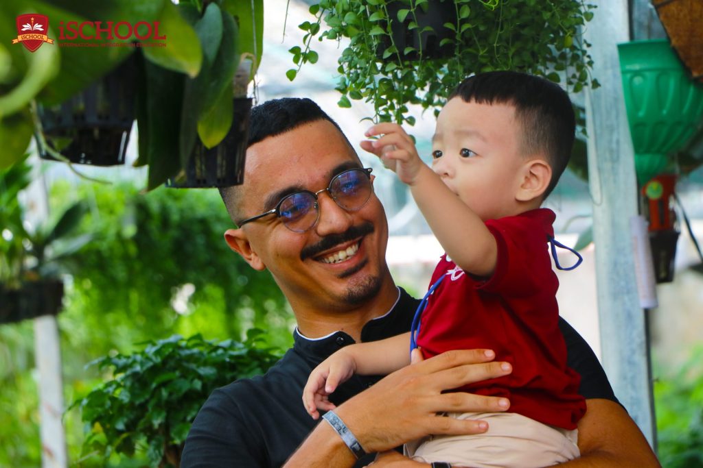 THAM QUAN VƯỜN HOA KIỂNG BA HUỆ VÀ MUA QUÀ TẶNG MẸ NHÂN NGÀY 20/10