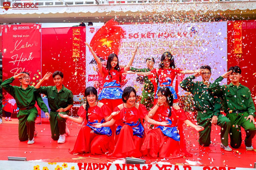 🏆Lễ Sơ Kết Học Kỳ 1 Năm Học 2024-2025 tại iSchool Long An – Mừng Xuân, Vinh Danh Thành Tích🏆