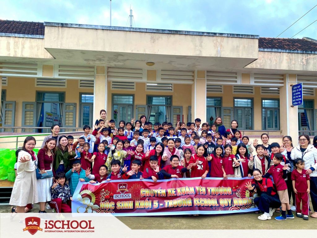 iSCHOOL QUY NHƠN SẺ CHIA YÊU THƯƠNG