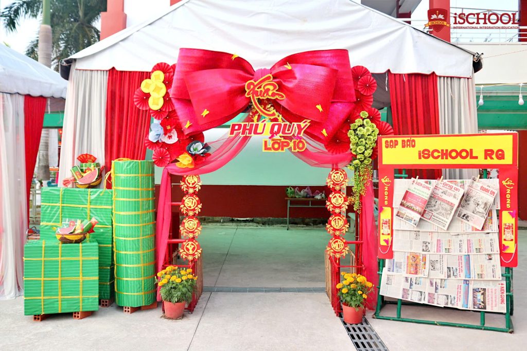 Cùng “chiêm ngưỡng” những cổng trại “rực rỡ” tại Hội trại Xuân 2025 – Spring of Happiness