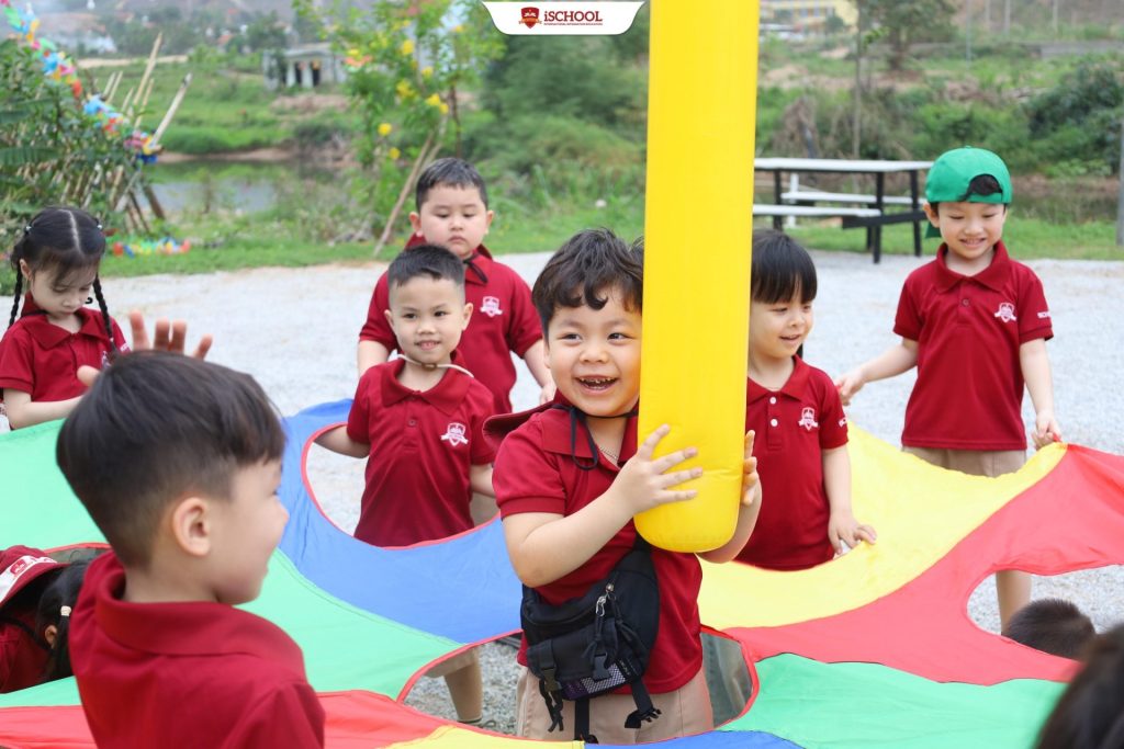 VẬN ĐỘNG NGOÀI TRỜI – CHÌA KHÓA GIÚP TRẺ PHÁT TRIỂN TOÀN DIỆN TẠI ISCHOOL CẨM PHẢ