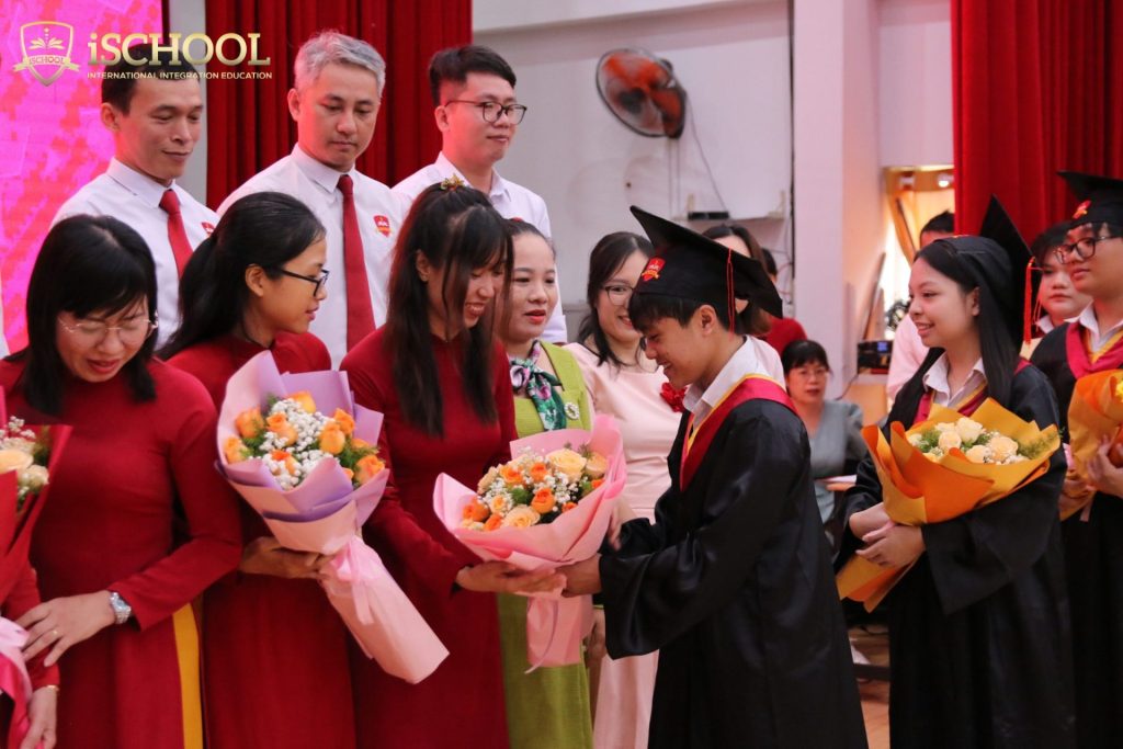iSCHOOL NHA TRANG: TỔ CHỨC THÀNH CÔNG BUỔI LỄ TỐT NGHIỆP CHO HỌC SINH KHỐI 9 KHÓA 2021 – 2025